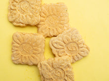 Load image into Gallery viewer, Shortbread Cookies / Minasa (Big)